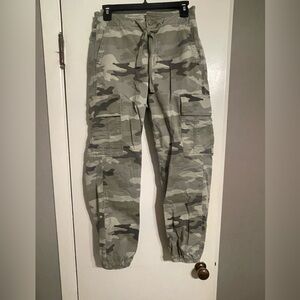 American Eagle, camo, cargo pant